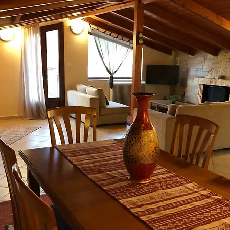 Ozymandias Attic - شقة كالافريتا