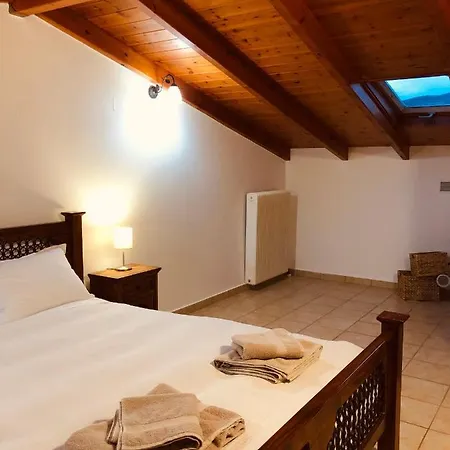 Apartment Ozymandias Attic -