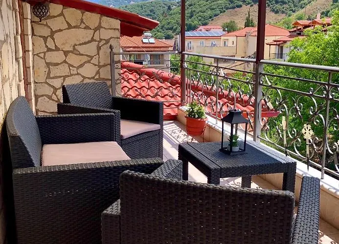 Apartment Ozymandias Attic - *